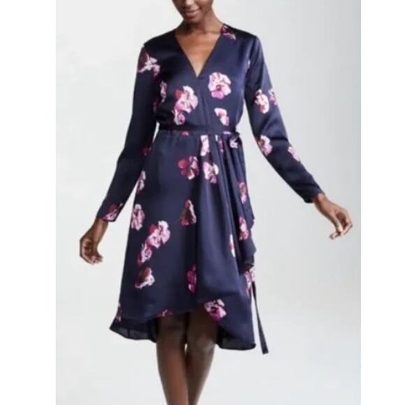 Joie Miltona Navy Floral Satin Wrap Midi Dress – Small - Picture 10 of 10